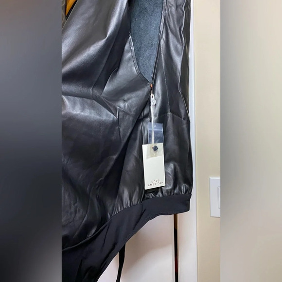 NWT Strong-Shoulder Faux-Leather Black Sleeveless Bodysuit Size 5 (2XL) - Picture 9 of 10